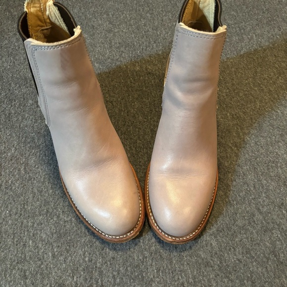 Red Wing Heritage Style 3474 Harriet Taupe Grey Chelsea heeled boot - Picture 2 of 7